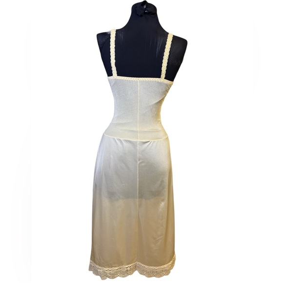 Vintage Olga Cream Lace Chemise Nightgown - Picture 4 of 12